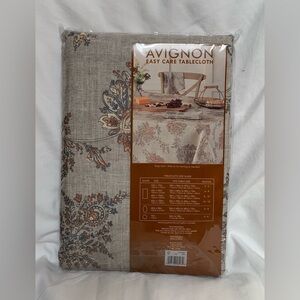 Avignon tablecloth, NWT